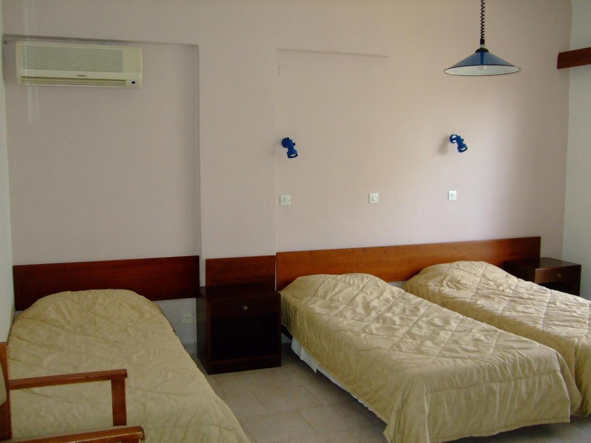 فاليراكي Antonios Hotel الغرفة الصورة