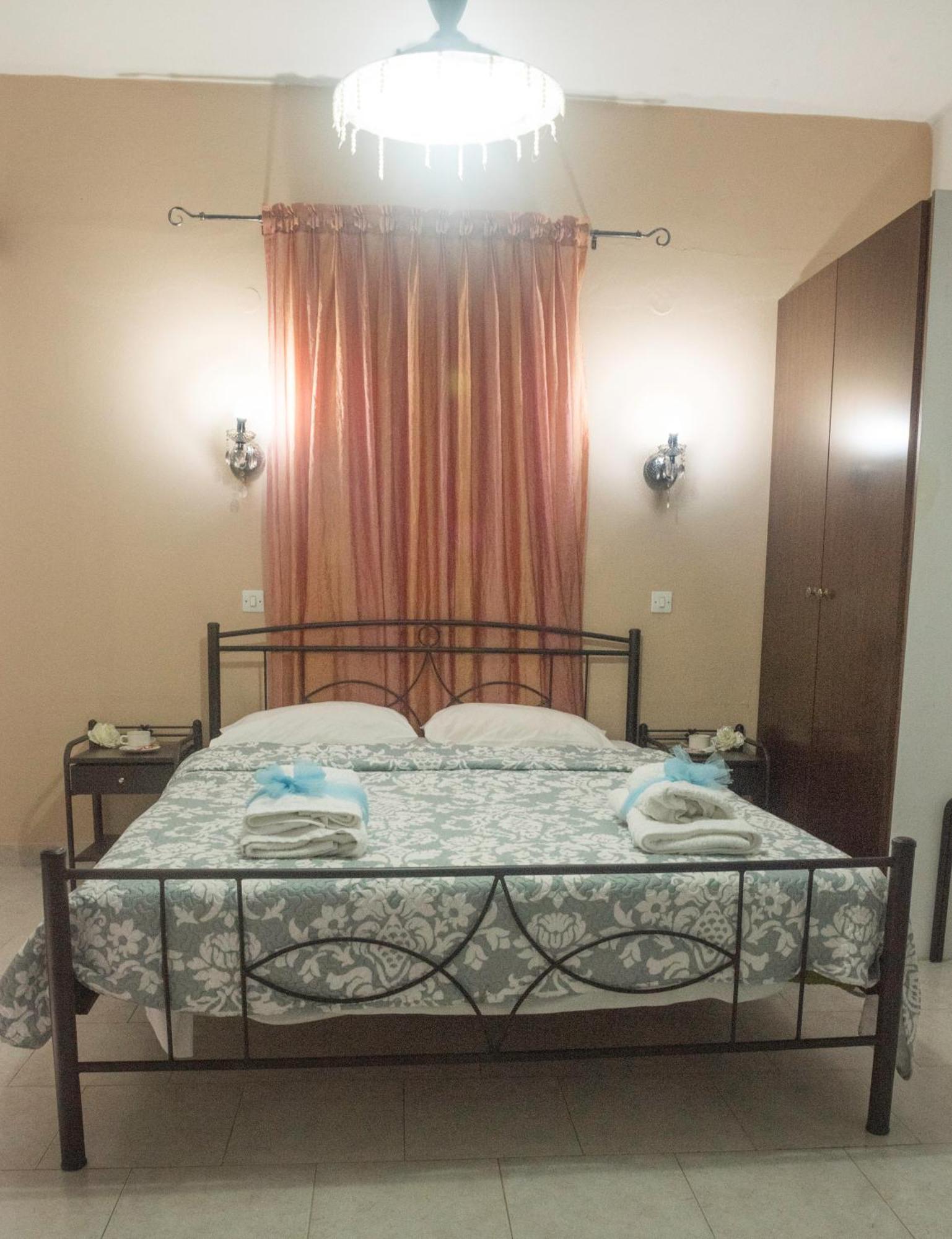 فاليراكي Antonios Hotel الغرفة الصورة